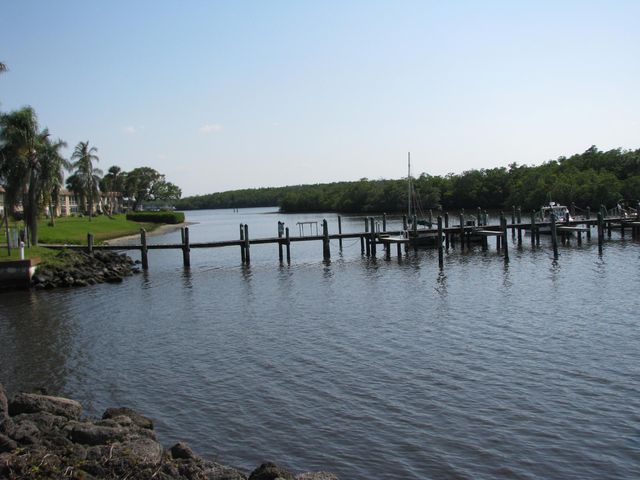 2600 S Kanner Highway W8, Stuart, FL 34994