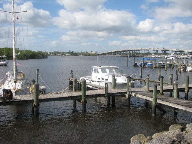 2600 S Kanner Highway W8, Stuart, FL 34994