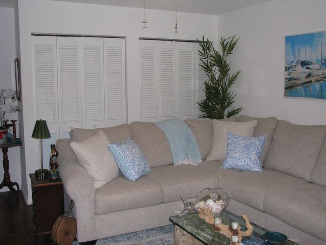 2600 S Kanner Highway W8, Stuart, FL 34994