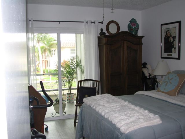 2600 S Kanner Highway W8, Stuart, FL 34994