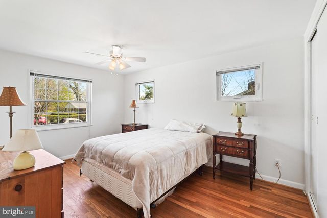 10917 WOODHAVEN DR, Fairfax, VA 22030