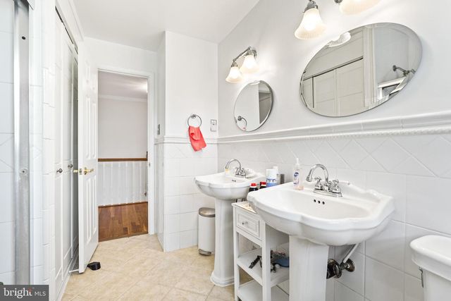 10917 WOODHAVEN DR, Fairfax, VA 22030