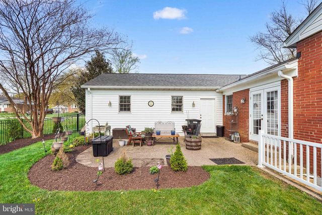 10917 WOODHAVEN DR, Fairfax, VA 22030
