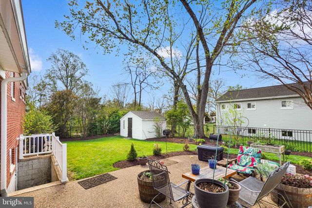 10917 WOODHAVEN DR, Fairfax, VA 22030