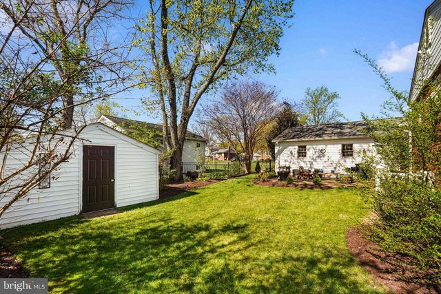 10917 WOODHAVEN DR, Fairfax, VA 22030