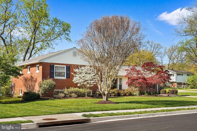 10917 WOODHAVEN DR, Fairfax, VA 22030
