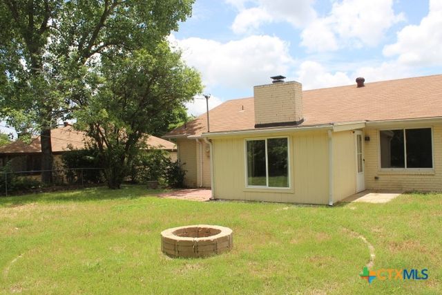 211 E Hogan Drive, Copperas Cove, TX 76522