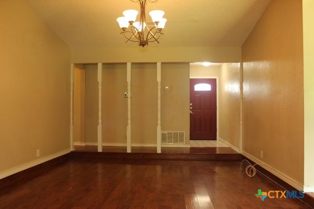 211 E Hogan Drive, Copperas Cove, TX 76522