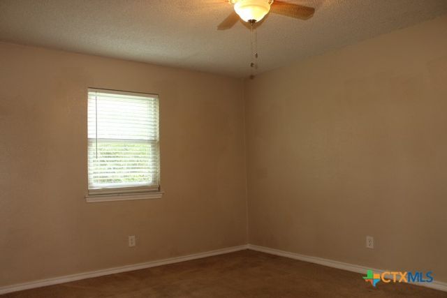 211 E Hogan Drive, Copperas Cove, TX 76522