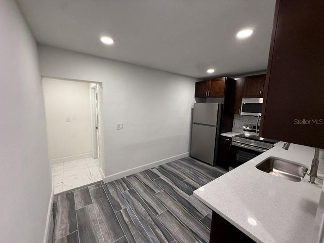 1110 W KNOLLWOOD STREET, Tampa, FL 33604