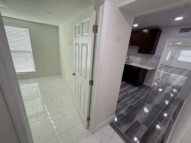 1110 W KNOLLWOOD STREET, Tampa, FL 33604