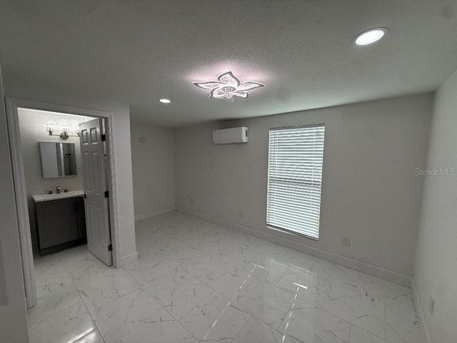 1110 W KNOLLWOOD STREET, Tampa, FL 33604