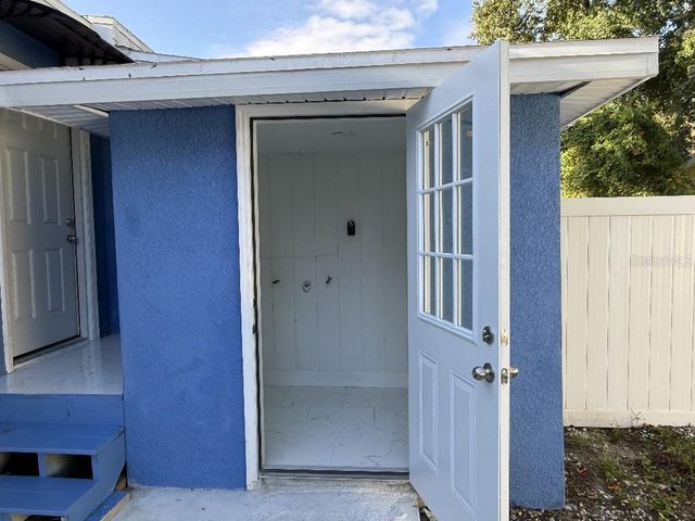 1110 W KNOLLWOOD STREET, Tampa, FL 33604