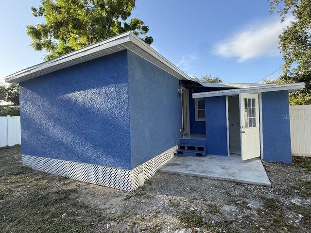 1110 W KNOLLWOOD STREET, Tampa, FL 33604