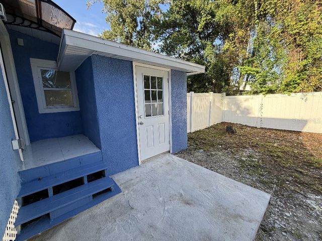 1110 W KNOLLWOOD STREET, Tampa, FL 33604