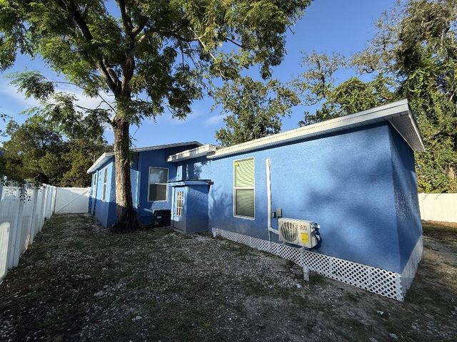 1110 W KNOLLWOOD STREET, Tampa, FL 33604