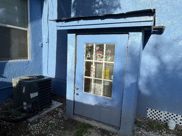1110 W KNOLLWOOD STREET, Tampa, FL 33604