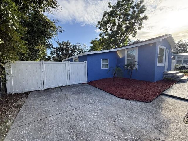 1110 W KNOLLWOOD STREET, Tampa, FL 33604