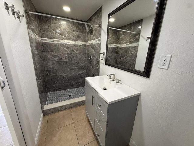 1110 W KNOLLWOOD STREET, Tampa, FL 33604
