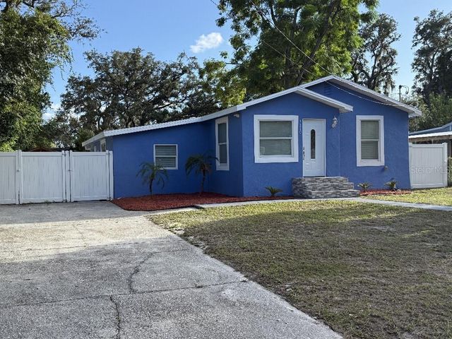 1110 W KNOLLWOOD STREET, Tampa, FL 33604