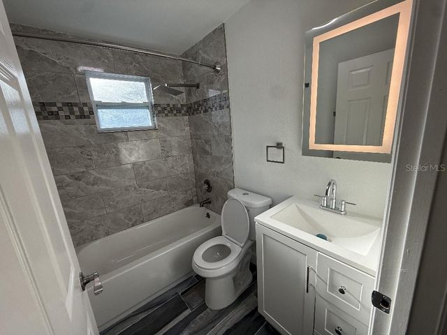 1110 W KNOLLWOOD STREET, Tampa, FL 33604