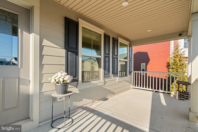 2044 SCARLET PINE RD, Dumfries, VA 22026