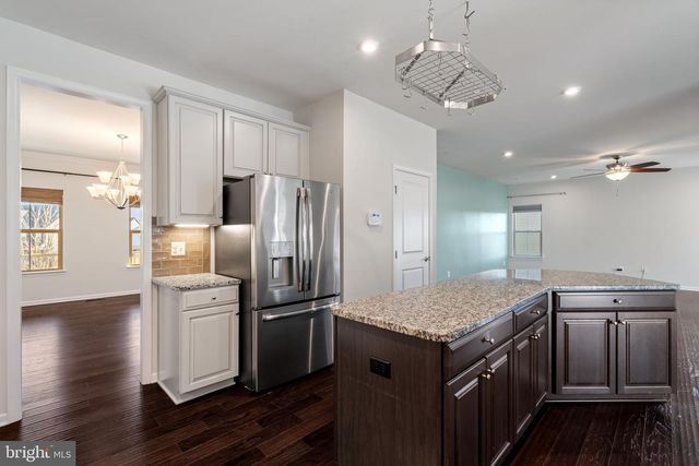 2044 SCARLET PINE RD, Dumfries, VA 22026