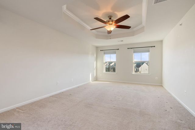 2044 SCARLET PINE RD, Dumfries, VA 22026