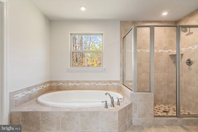 2044 SCARLET PINE RD, Dumfries, VA 22026