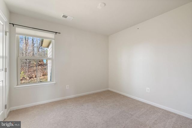 2044 SCARLET PINE RD, Dumfries, VA 22026