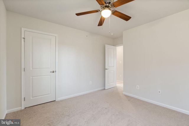 2044 SCARLET PINE RD, Dumfries, VA 22026