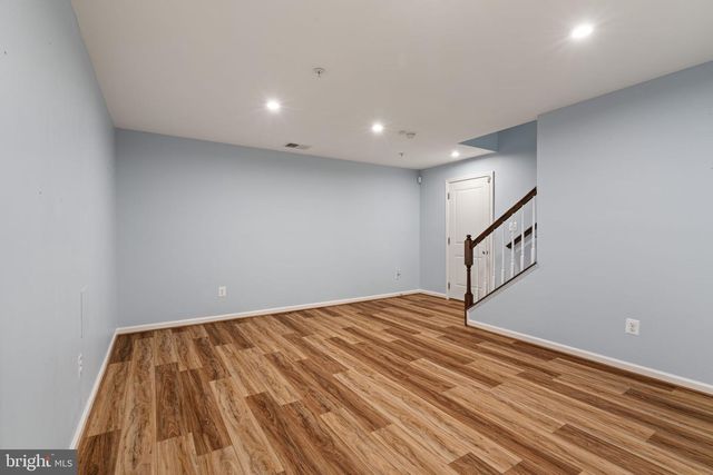 2044 SCARLET PINE RD, Dumfries, VA 22026