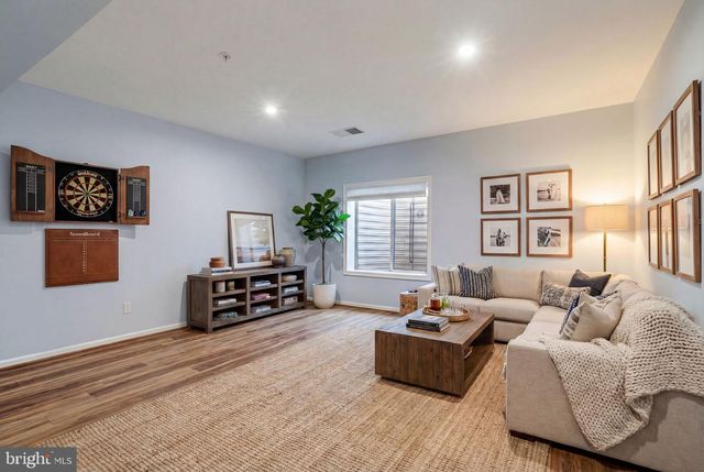 2044 SCARLET PINE RD, Dumfries, VA 22026