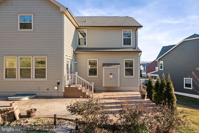 2044 SCARLET PINE RD, Dumfries, VA 22026