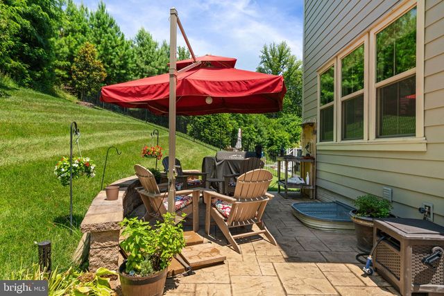 2044 SCARLET PINE RD, Dumfries, VA 22026