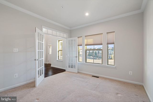 2044 SCARLET PINE RD, Dumfries, VA 22026