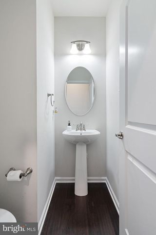 2044 SCARLET PINE RD, Dumfries, VA 22026