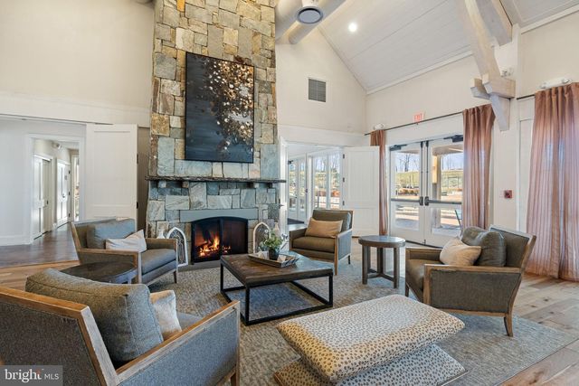 2044 SCARLET PINE RD, Dumfries, VA 22026