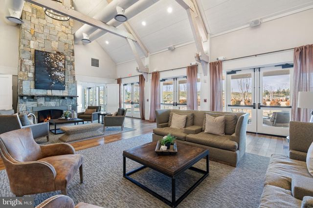 2044 SCARLET PINE RD, Dumfries, VA 22026