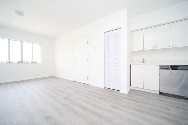 810 7th St 104, Miami Beach, FL 33139