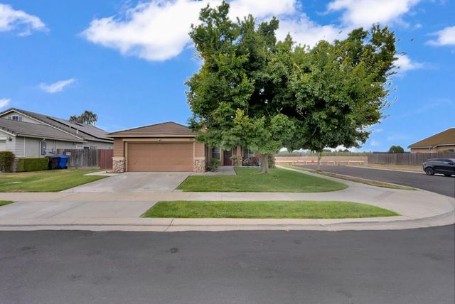 1210 Cherry Oak Ln, Manteca, CA 95336