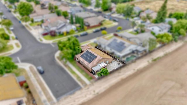 1210 Cherry Oak Ln, Manteca, CA 95336
