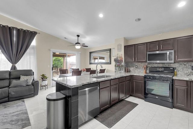 1210 Cherry Oak Ln, Manteca, CA 95336