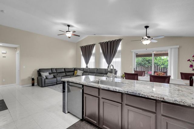 1210 Cherry Oak Ln, Manteca, CA 95336