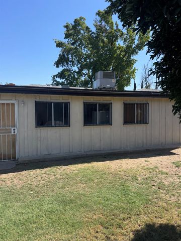 3845 E Lowe Avenue, Fresno, CA 93702
