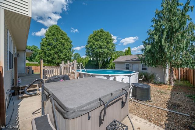 5128 Clearfield Drive, Mineral Ridge, OH 44440
