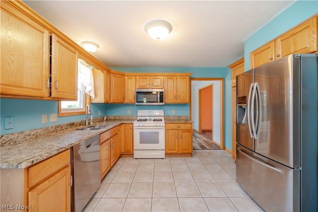 5128 Clearfield Drive, Mineral Ridge, OH 44440