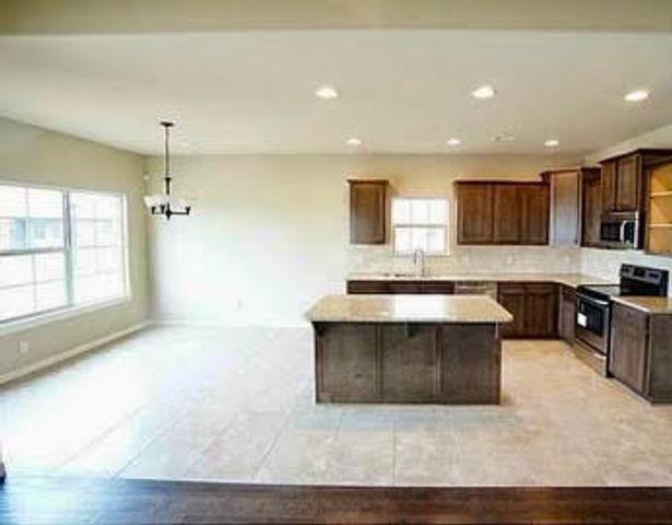 500 SW Milestone Road, Bentonville, AR 72712