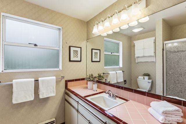 3822 Shelby Road, Lynnwood, WA 98087