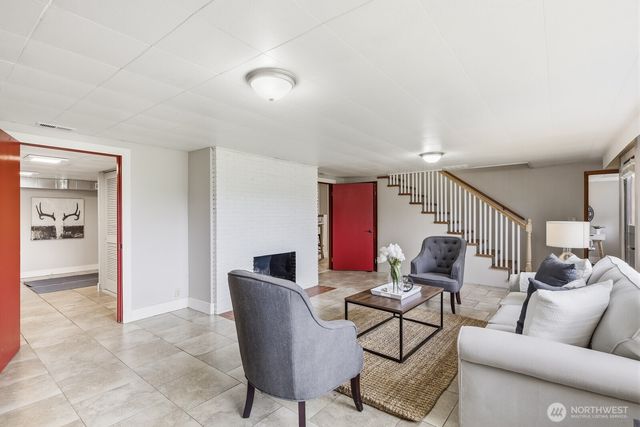 3822 Shelby Road, Lynnwood, WA 98087